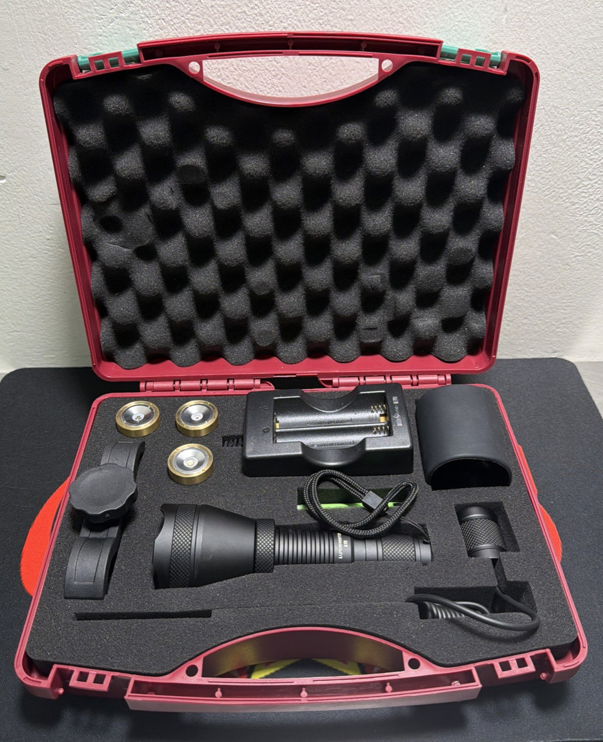 A10 Ultimate 1000 Lumen Green Hunting Light w/ Rubber Halo Shield